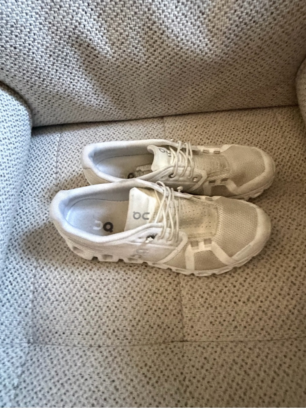 On Running Cloud Women’s Running Shoes in White size 8 - Picture 2 of 4